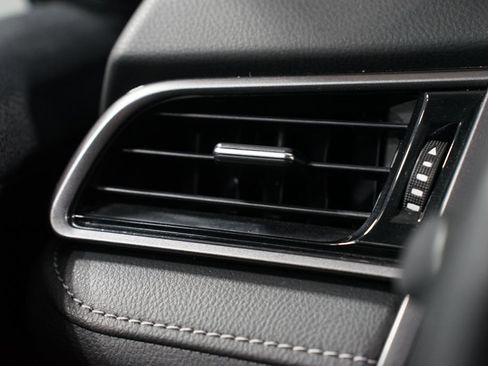 Used 2023 Toyota Camry SE image 24