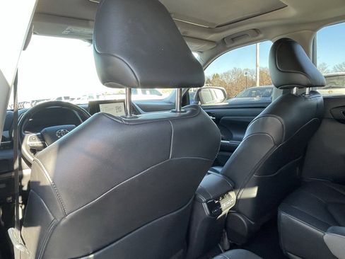 Used 2023 Toyota Highlander XLE image 24