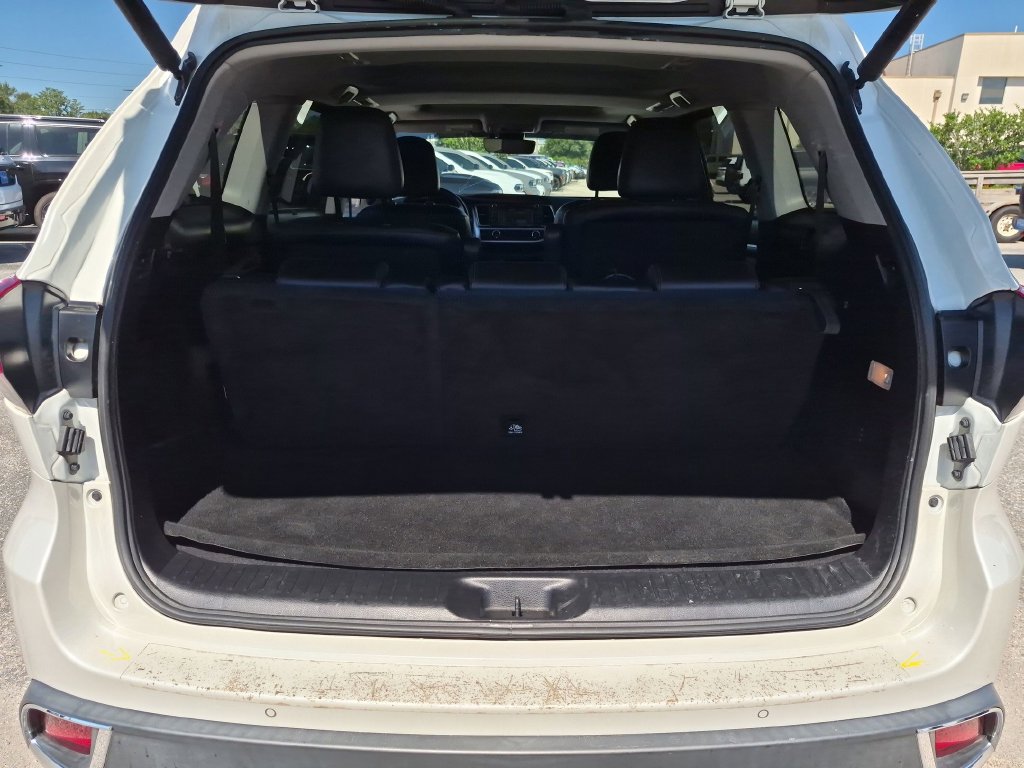 Used 2017 Toyota Highlander Limited AWD/4WD image 27