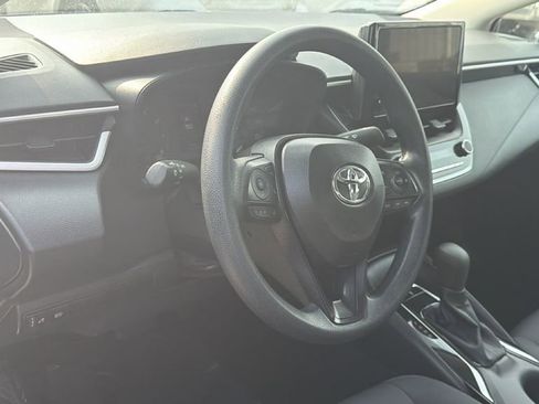 Used 2025 Toyota Corolla LE FWD image 13