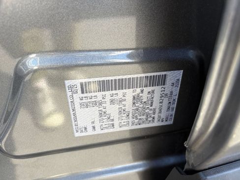 Used 2025 Nissan Rogue SV FWD image 31