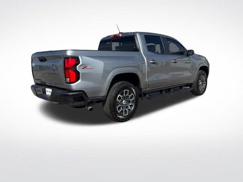 Used 2023 Chevrolet Colorado Z71 w/ Z71 Convenience Package 2 AWD/4WD image 9