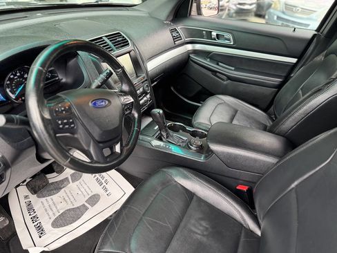 Used 2016 Ford Explorer XLT w/ Equipment Group 202A AWD/4WD image 11