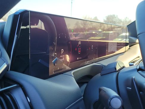 New 2025 Nissan Armada SL w/ Captain's Chari Seat Package image 20