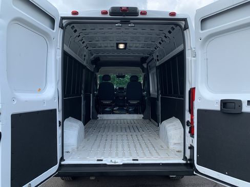 Used 2025 RAM ProMaster 2500 w/ Convenience Group FWD image 29