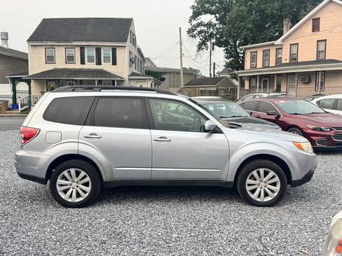 Used 2012 Subaru Forester 2.5X Premium w/ All-Weather Pkg AWD/4WD image 4