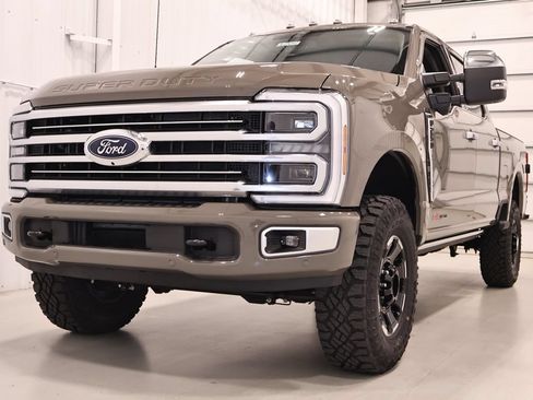 New 2026 Ford F250 Platinum w/ Platinum Plus Package AWD/4WD image 5