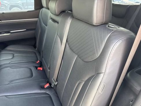 Used 2023 Hyundai Palisade SEL AWD/4WD image 14