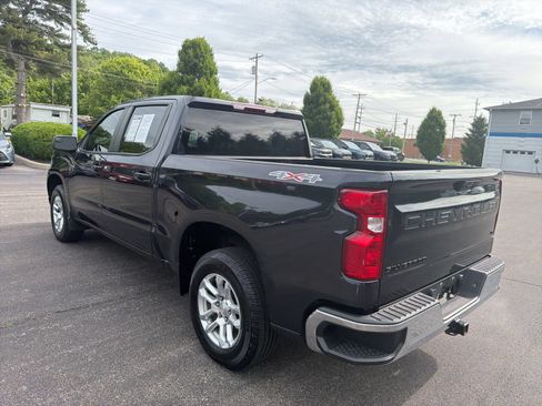 Used 2022 Chevrolet Silverado 1500 LT w/ LPO, Dark Essentials Package AWD/4WD image 3