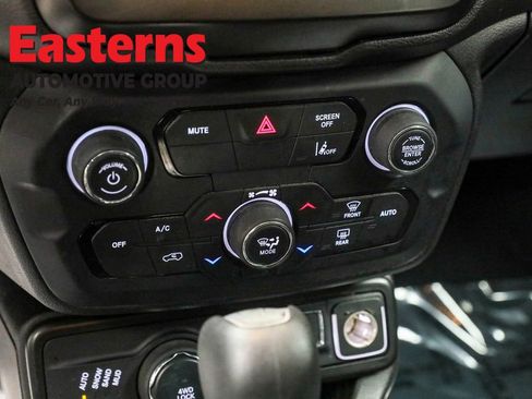 Used 2021 Jeep Renegade Latitude image 34