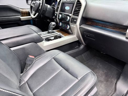 Used 2019 Ford F150 Lariat w/ Equipment Group 502A Luxury AWD/4WD image 12