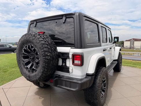 Used 2022 Jeep Wrangler Unlimited Sahara AWD/4WD image 30