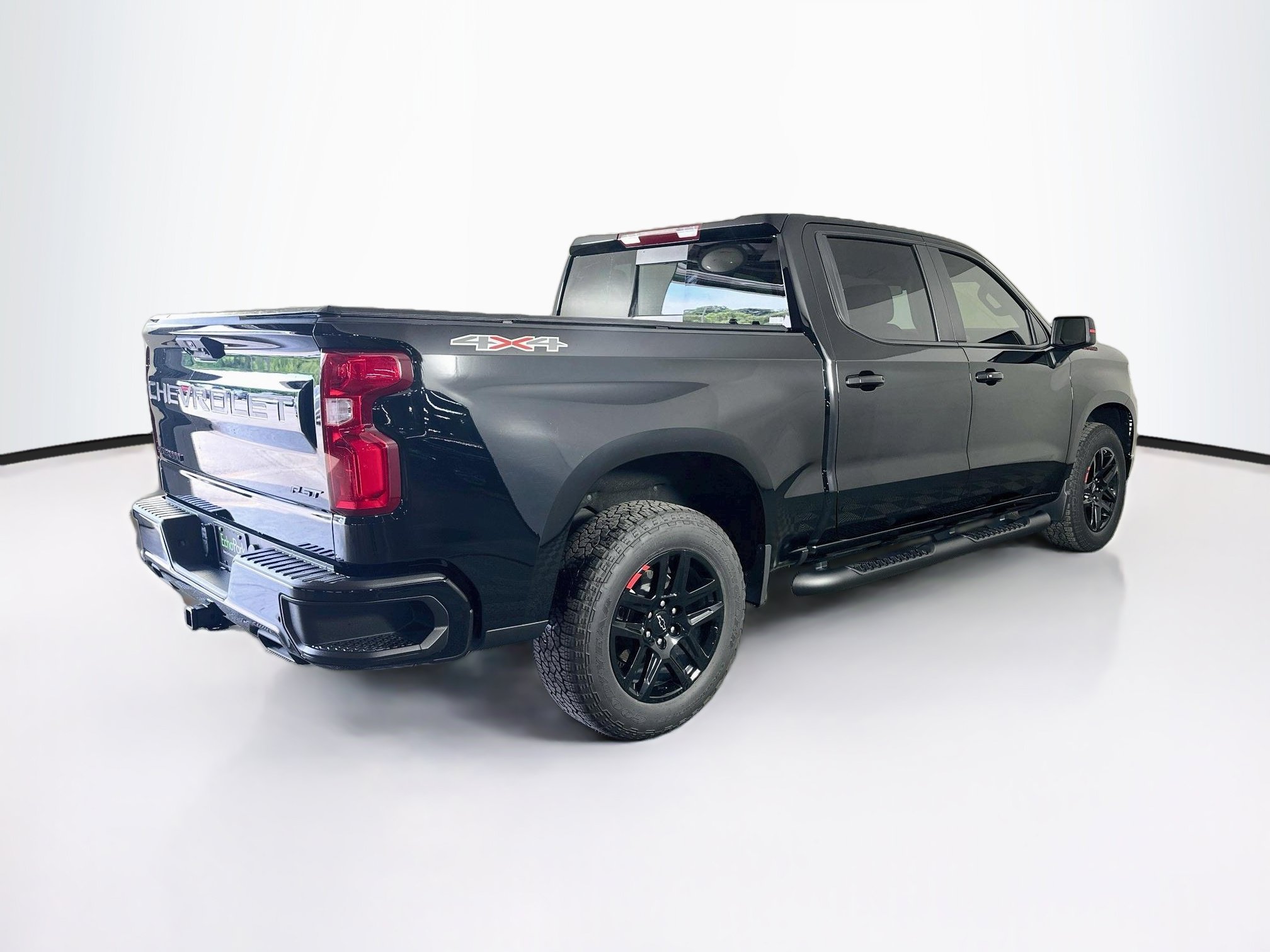 Used 2025 Chevrolet Silverado 1500 RST w/ Redline Edition AWD/4WD image 9
