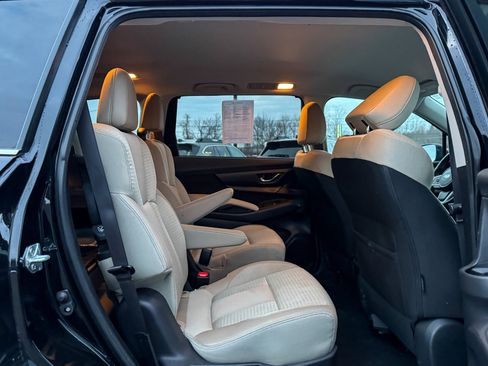 Certified 2023 Subaru Ascent Premium w/ Convenience Package image 12