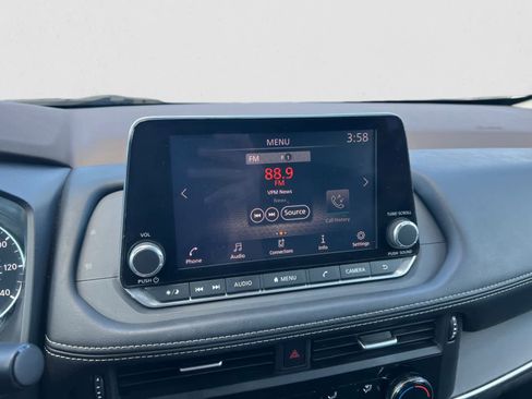 Used 2021 Nissan Rogue S image 20