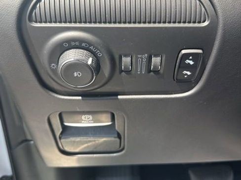 Used 2023 Jeep Grand Wagoneer Series II AWD/4WD image 43