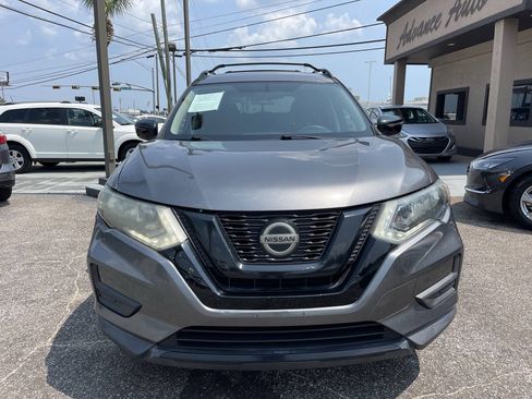 Used 2018 Nissan Rogue SV FWD image 4