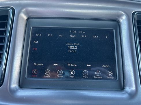 Used 2022 Dodge Challenger SXT image 9