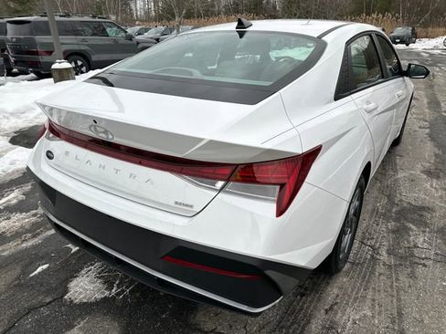 Certified 2025 Hyundai Elantra Blue image 5