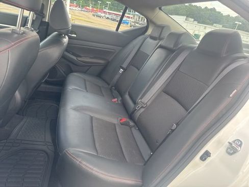 Used 2023 Nissan Altima 2.5 SR FWD image 14