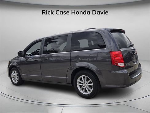 Used 2018 Dodge Grand Caravan SXT image 8