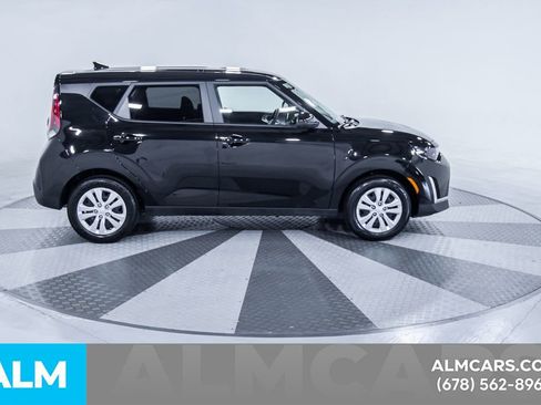 Used 2025 Kia Soul LX image 11