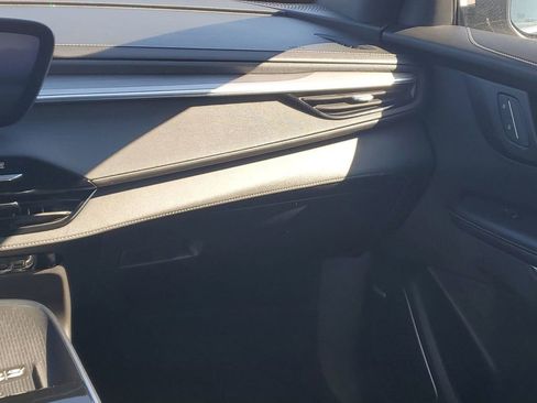 Used 2025 Buick Enclave Preferred image 26