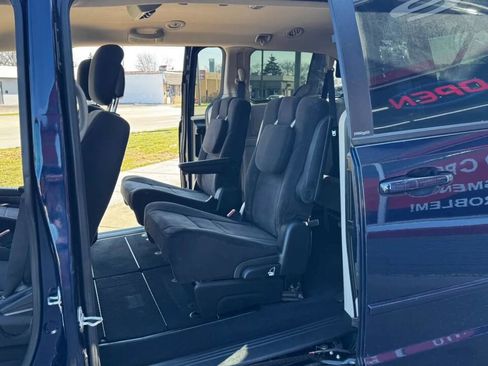 Used 2013 Dodge Grand Caravan SE image 16