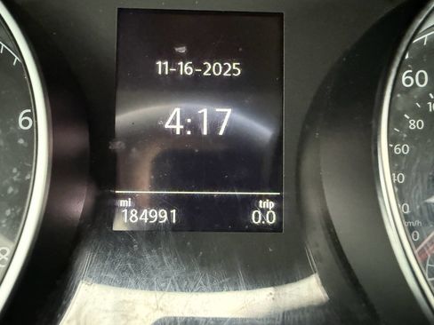 Used 2016 Volkswagen Golf SE image 12