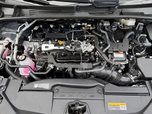 Used 2023 Toyota Prius XLE AWD/4WD image 10