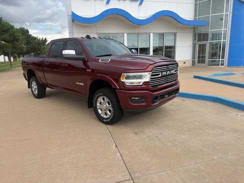 Used 2022 RAM 2500 Laramie AWD/4WD image 2