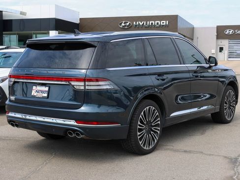 Used 2023 Lincoln Aviator Black Label w/ Class IV Trailer Tow Package AWD/4WD image 3