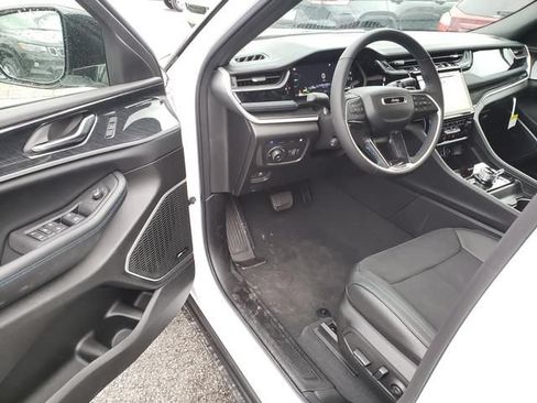 Used 2024 Jeep Grand Cherokee Trailhawk w/ Advanced Protech Group II AWD/4WD image 6