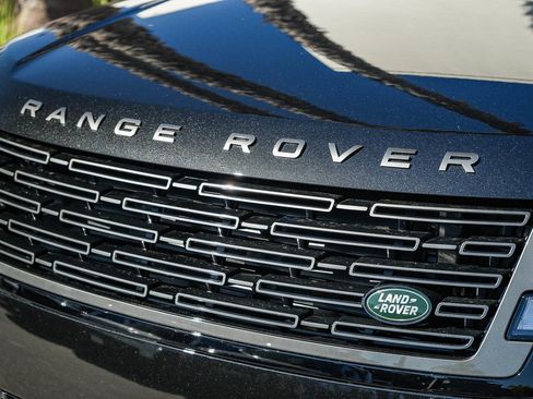 Certified 2026 Land Rover Range Rover Long Wheelbase SE AWD/4WD image 10