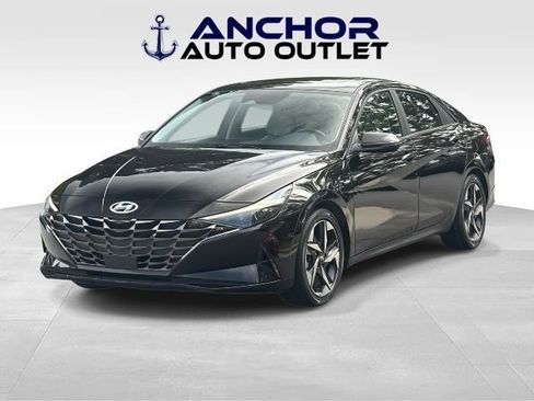 Used 2023 Hyundai Elantra Limited w/ Cargo Package image 4