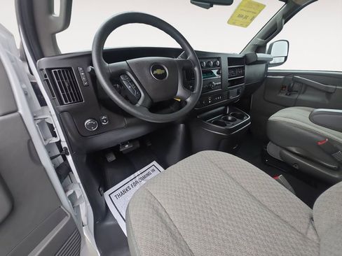 Used 2024 Chevrolet Express 3500 LT w/ LT Preferred Equipment Group RWD image 10