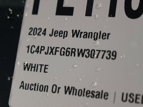 Used 2024 Jeep Wrangler Unlimited Rubicon image 37