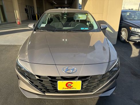 Certified 2023 Hyundai Elantra SEL w/ Convenience Package image 2