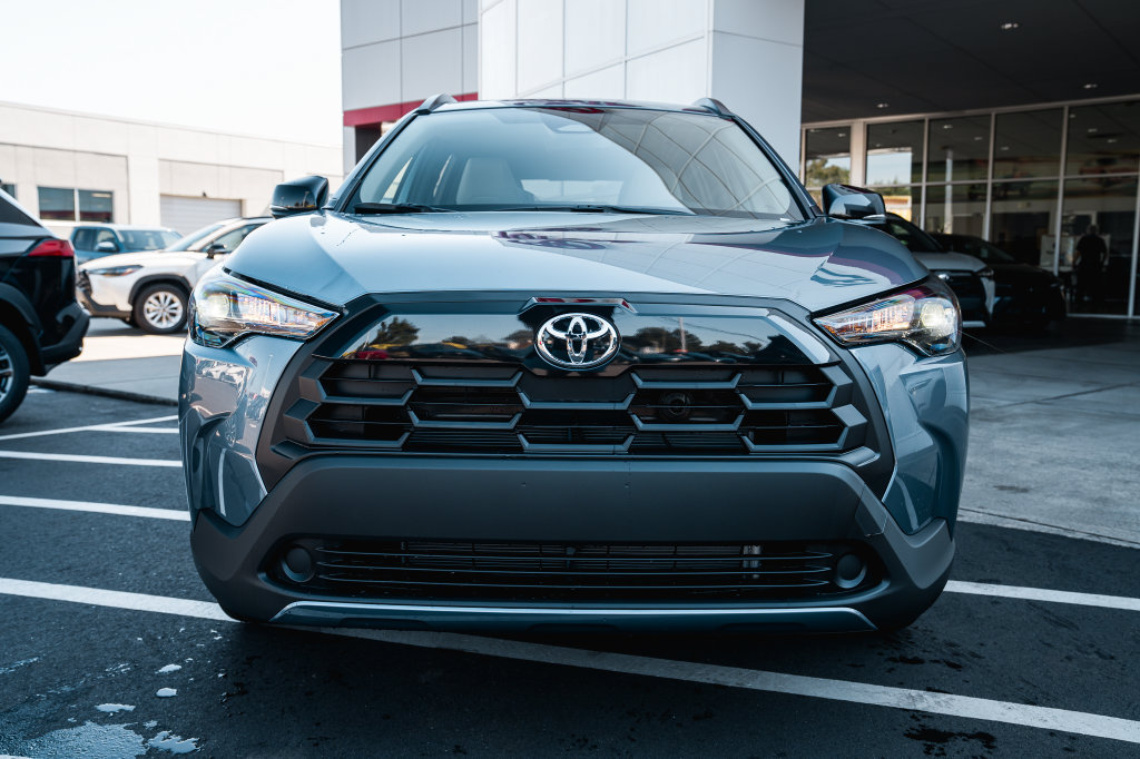 New 2026 Toyota Corolla Cross LE w/ Moonroof Package FWD image 2