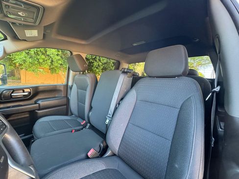 Used 2022 Chevrolet Silverado 2500 Custom w/ Custom Value Package AWD/4WD image 11