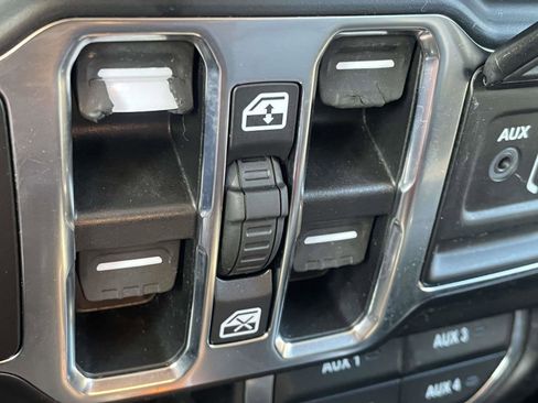 Used 2021 Jeep Wrangler Unlimited Sahara w/ Safety Group image 5