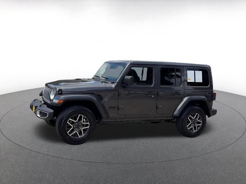 Used 2025 Jeep Wrangler Unlimited Sahara AWD/4WD image 8
