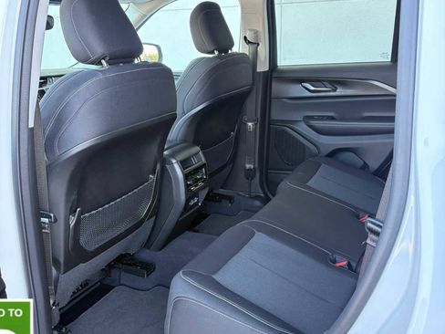 Certified 2023 Jeep Grand Cherokee Laredo w/ Luxury Tech Group I image 14