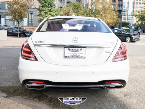 Used 2018 Mercedes-Benz S 560 4MATIC Sedan w/ AMG Line Exterior image 6
