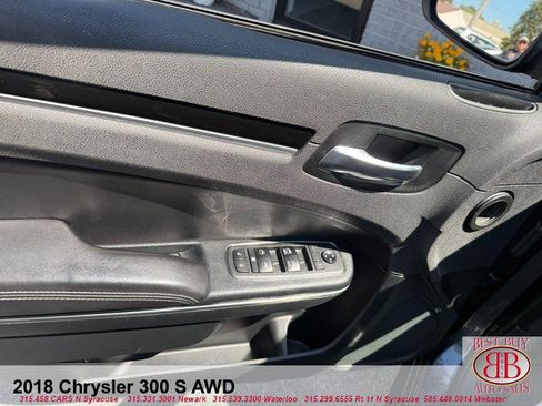 Used 2018 Chrysler 300 S AWD/4WD image 14