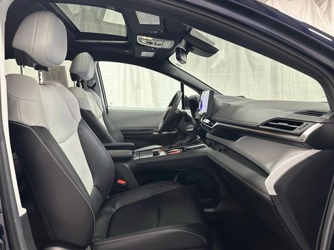 Used 2025 Toyota Sienna XSE image 64