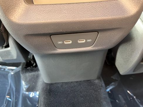 New 2025 Volkswagen Tiguan SE image 27