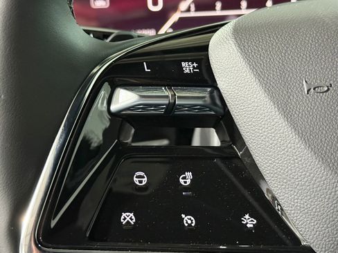 New 2025 Cadillac Escalade ESV Luxury image 13