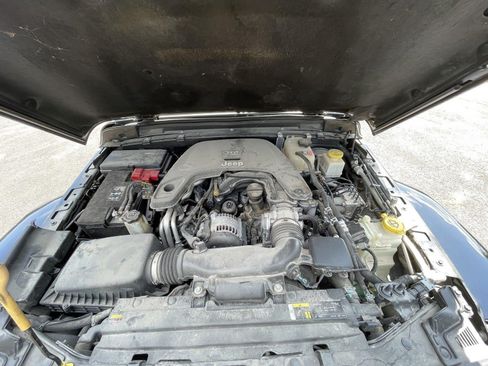 Used 2020 Jeep Gladiator Sport AWD/4WD image 45