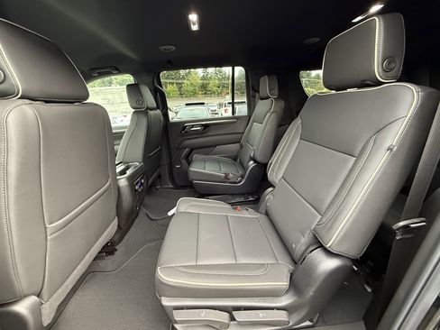 New 2025 Chevrolet Suburban Premier image 14